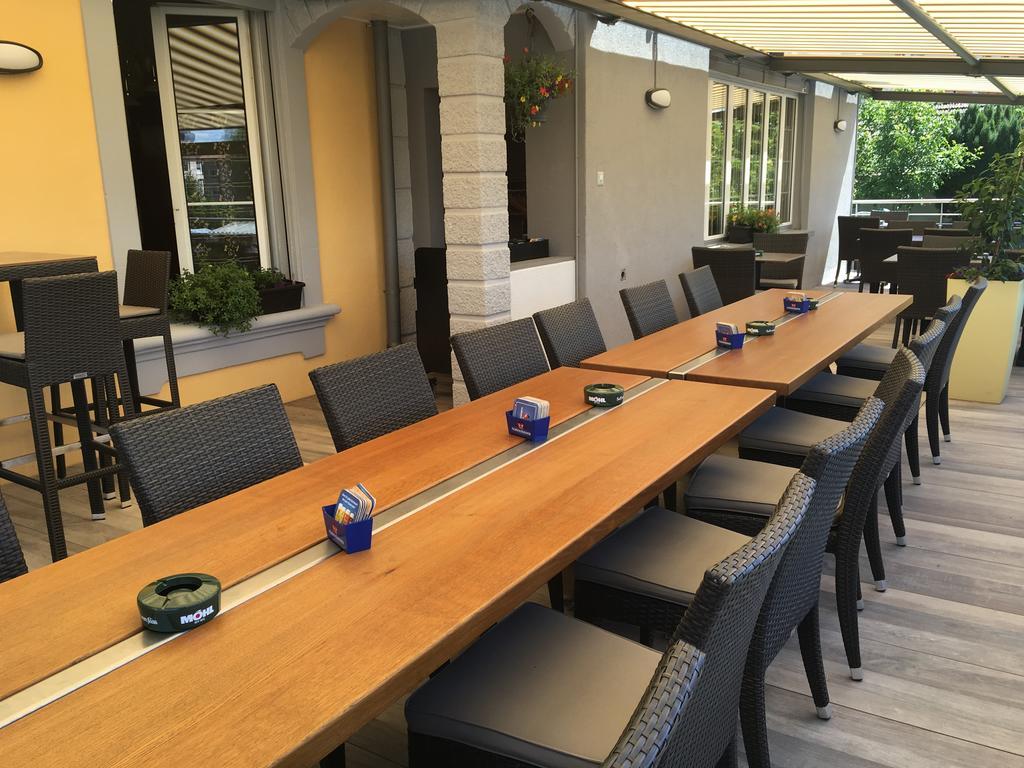 Hotel Restaurant Jura Kerzers Kültér fotó